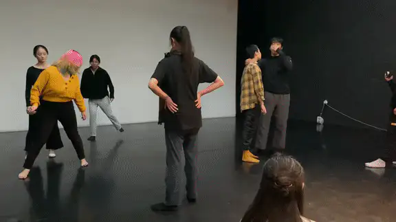 “演绎每个人心中的茧房”:看《茧房》在p4剧场如何碰撞发生 原文图像 9